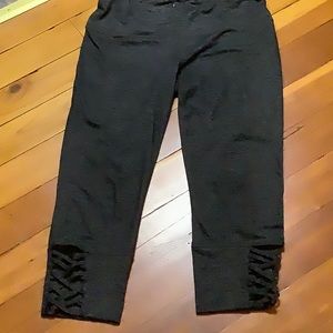 Athleta cropped leggings in size medium.